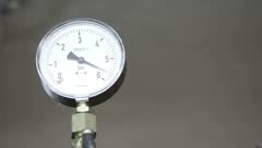 Photo 2: pressure gauge a few minutes later